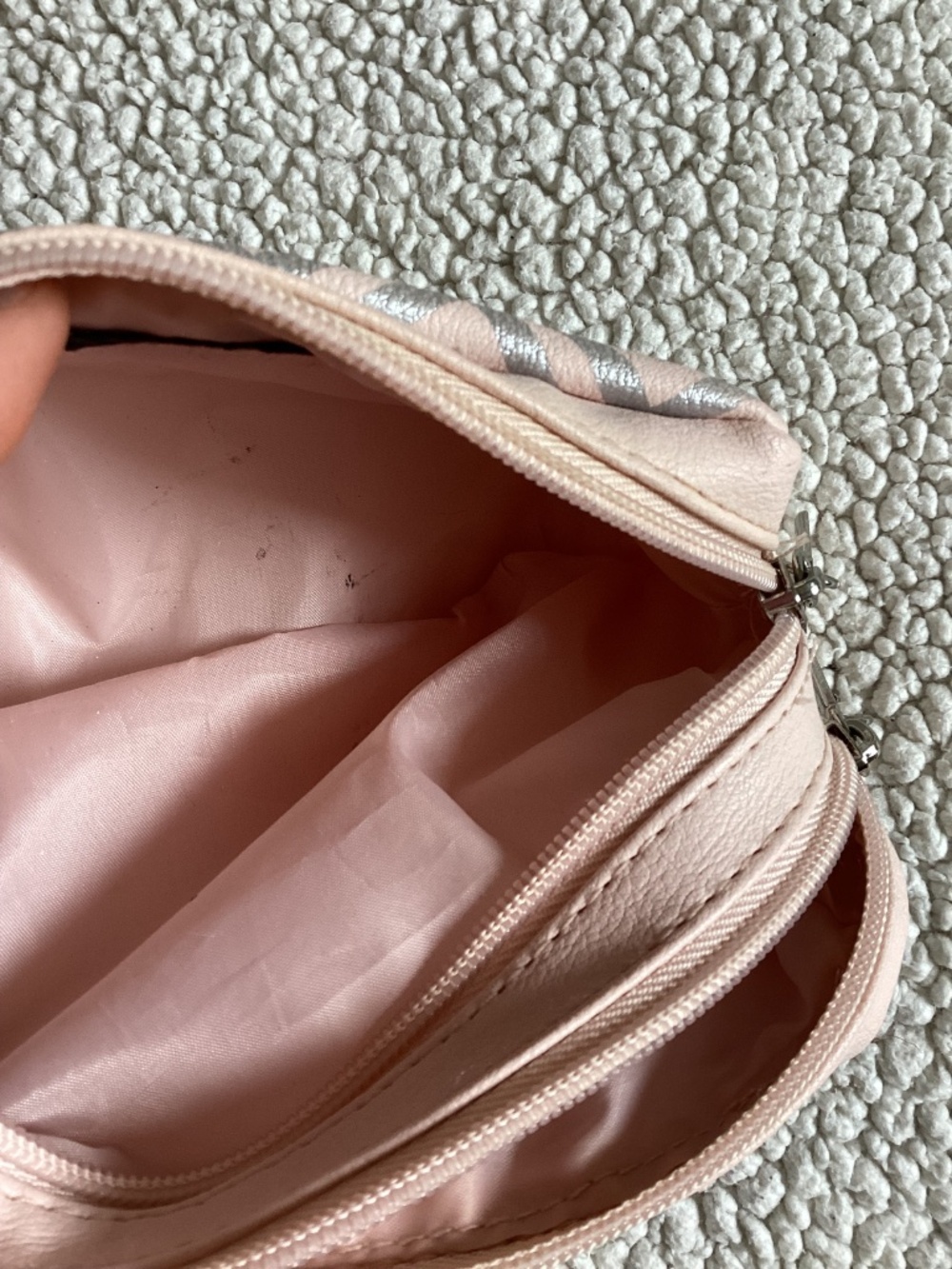 M initial makeup bag - Picture 5 of 5